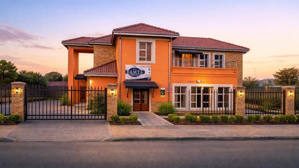 275 m² Land