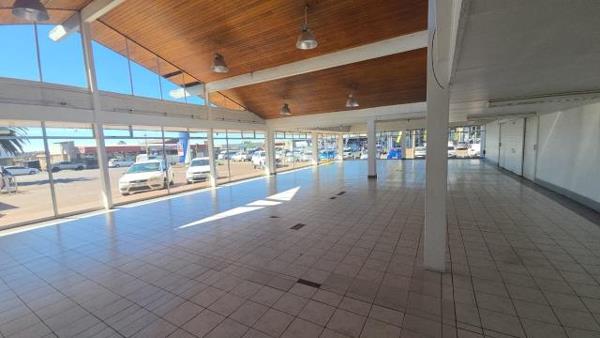 1 200 m² Commercial space