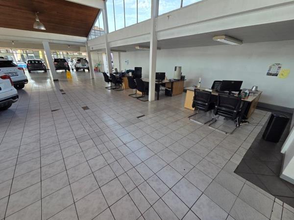 1 200 m² Commercial space