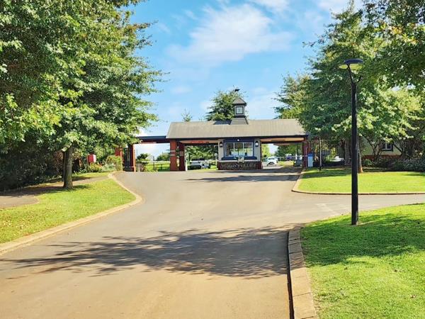 753 m² Land