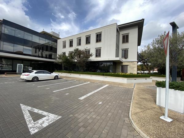 608 m² Commercial space
