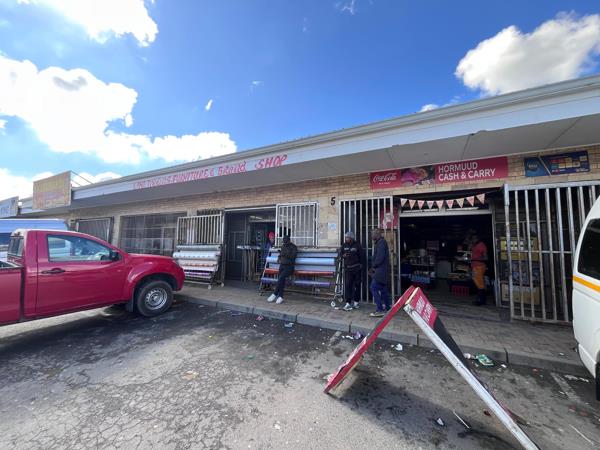 970 m² Retail Space