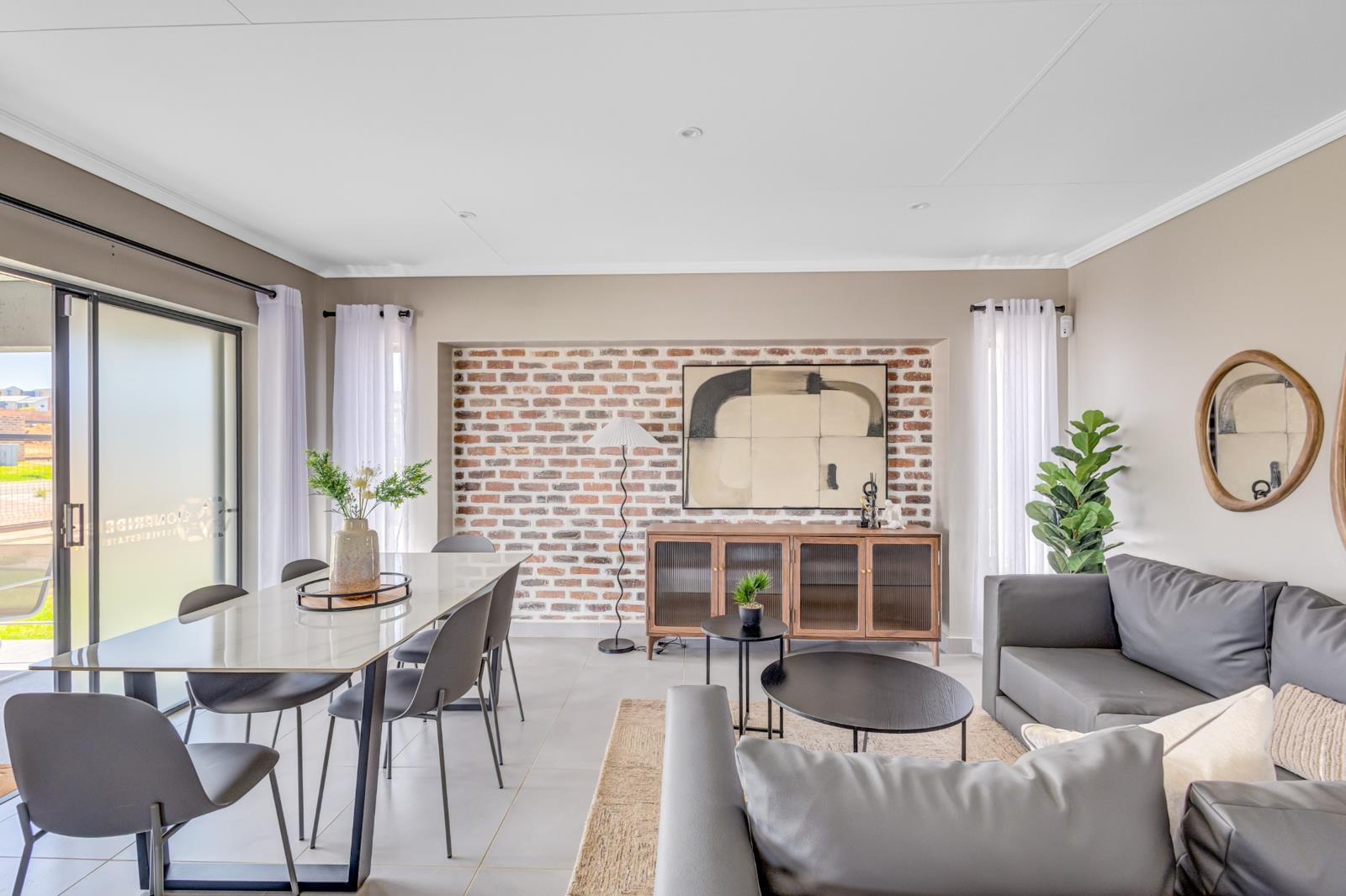 3 Bedroom House in North Riding AH