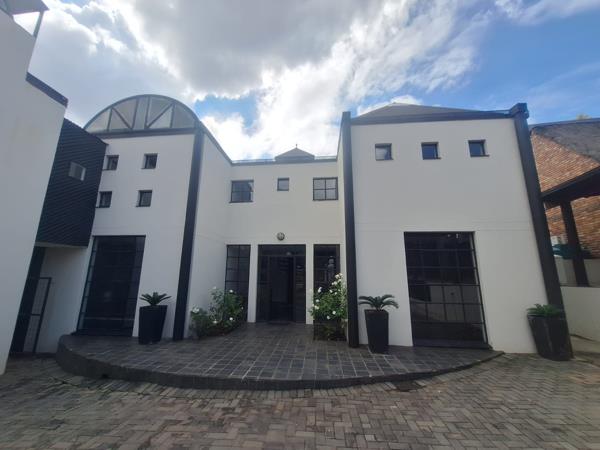 369 m² Office Space