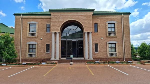 700 m² Office Space