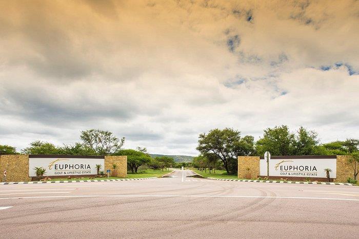 1 030 m² Land