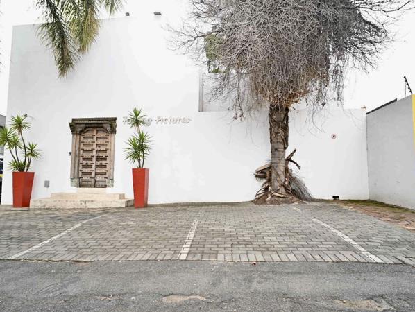 250 m² Commercial space