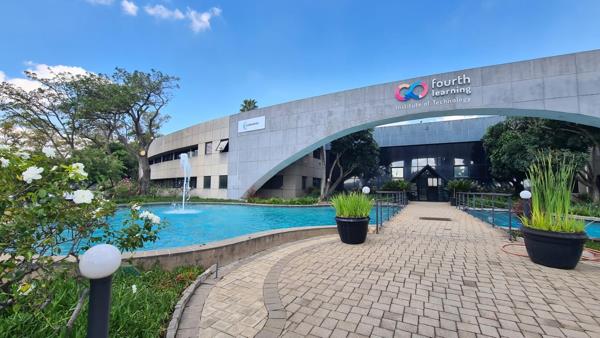 493 m² Office Space