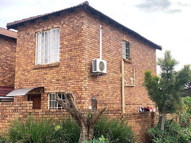 2 Bedroom Townhouse in Wilgeheuwel