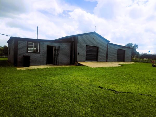 8.2 ha Smallholding