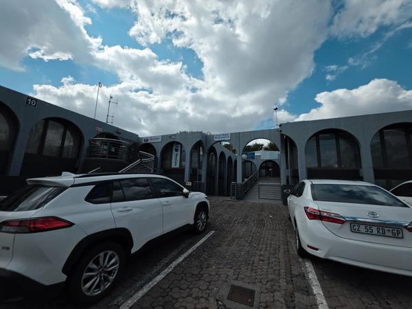 140 m² Commercial space