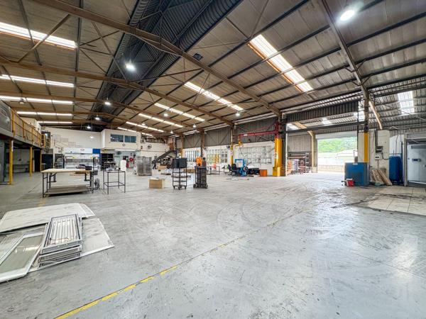 2 363 m² Industrial space