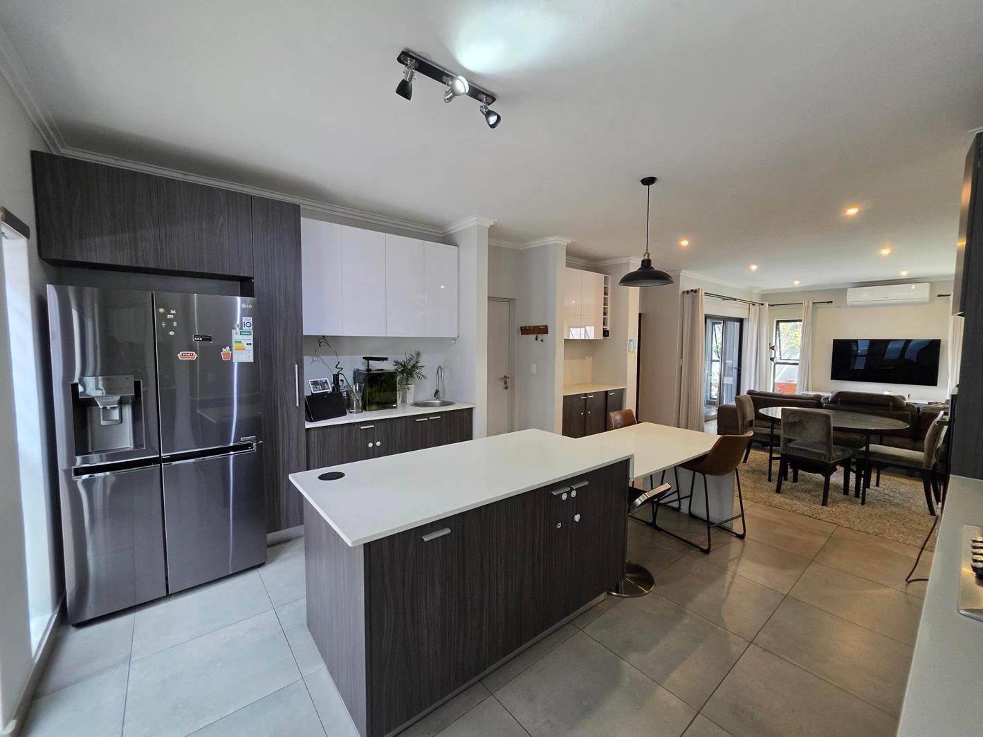 4 Bedroom Cluster in Bryanston East