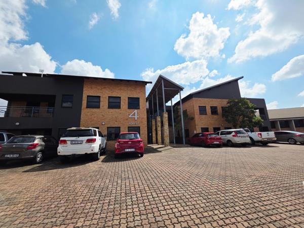 140 m² Commercial space