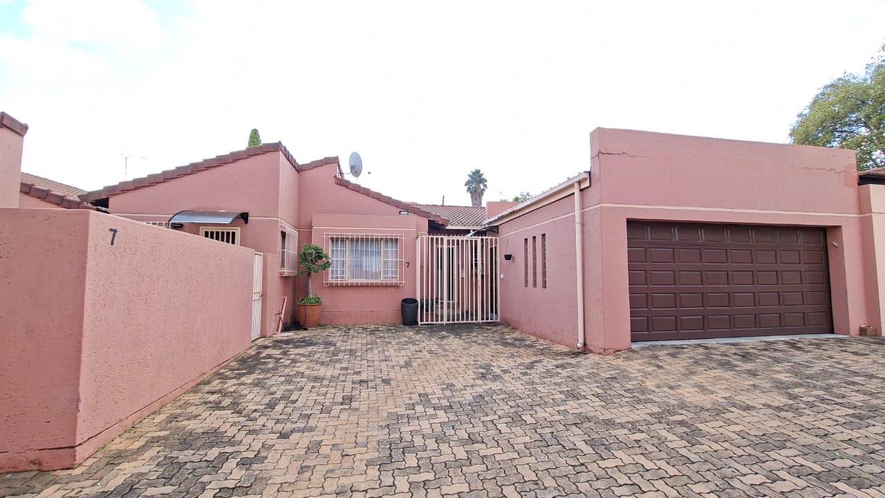 2 Bedroom Townhouse in Rouxville