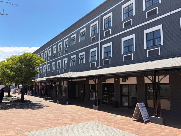 15.9 m² Commercial space