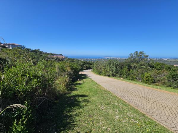 1 618 m² Land