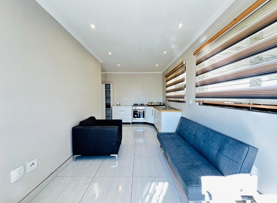 5 Bedroom House in Robertsham