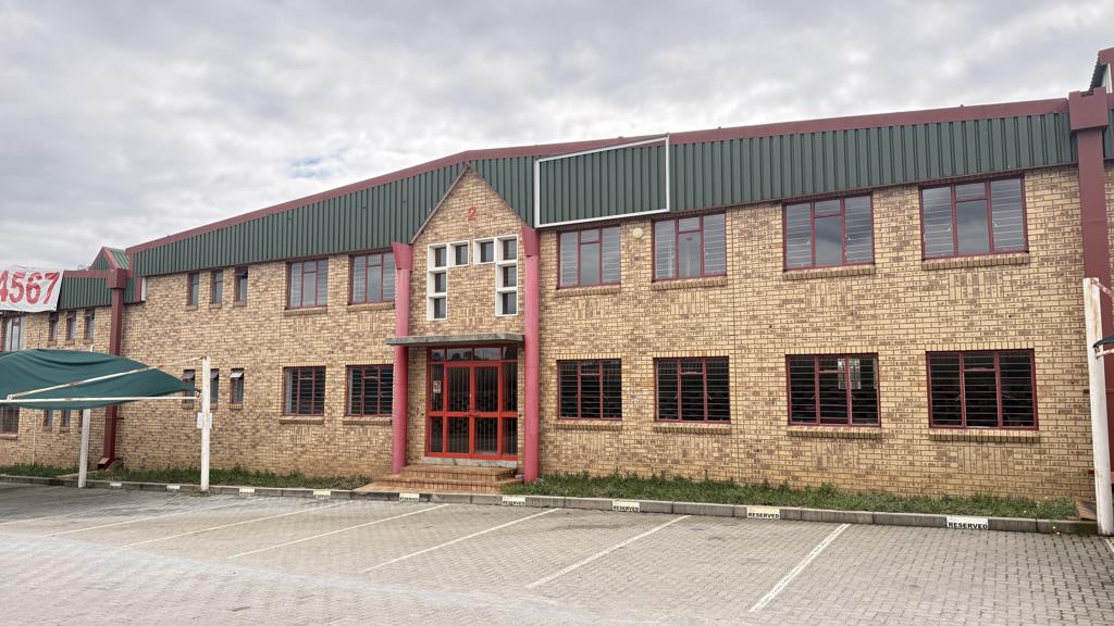 1 033 m² Industrial space
