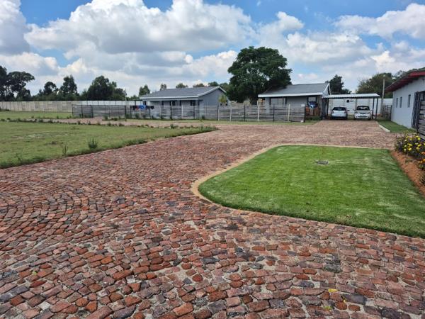 1.5 ha Smallholding