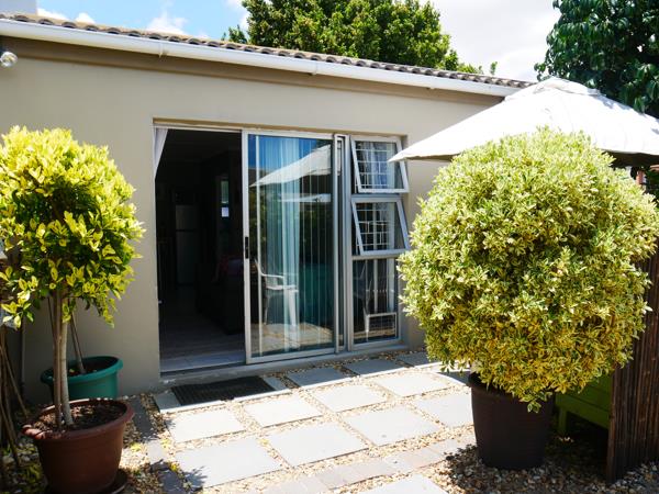 1 Bedroom Garden Cottage