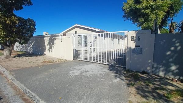 6 Bedroom House