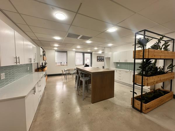 107.9 m² Commercial space