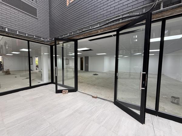 390 m² Commercial space