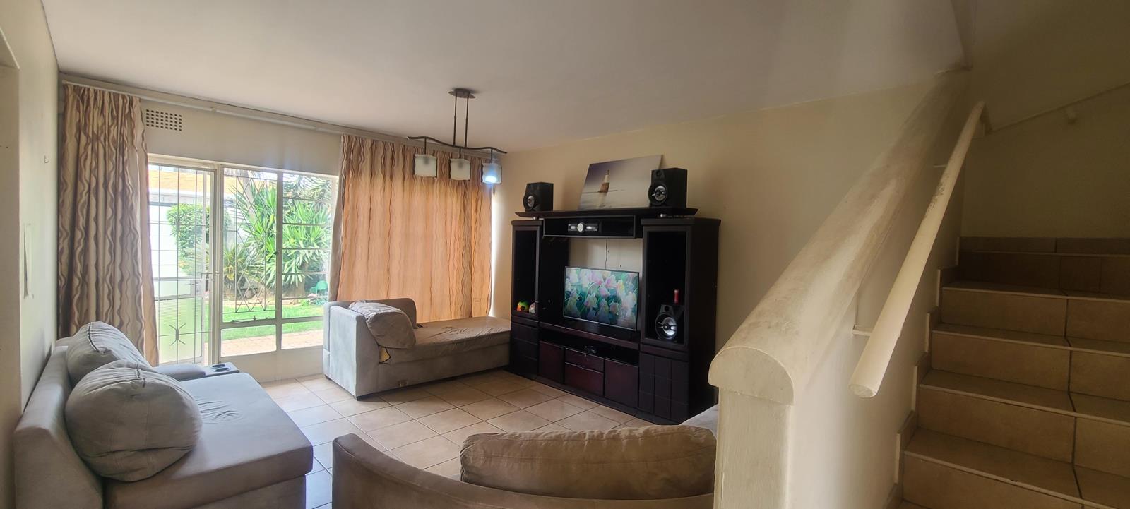 Apartment in Edenvale, Ekurhuleni Ward 19 - View 5