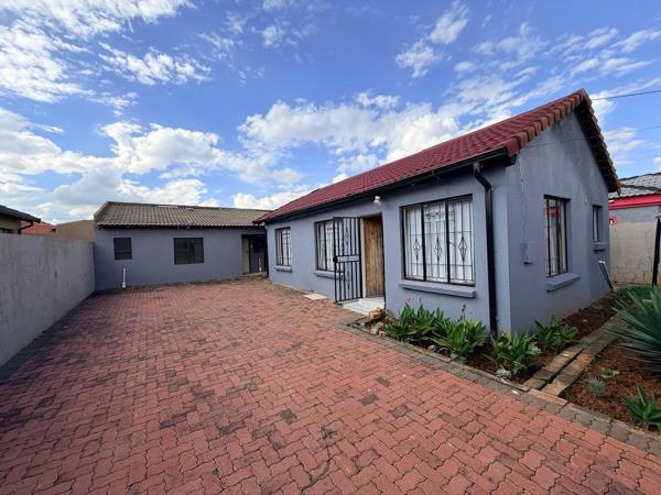 6 Bedroom House