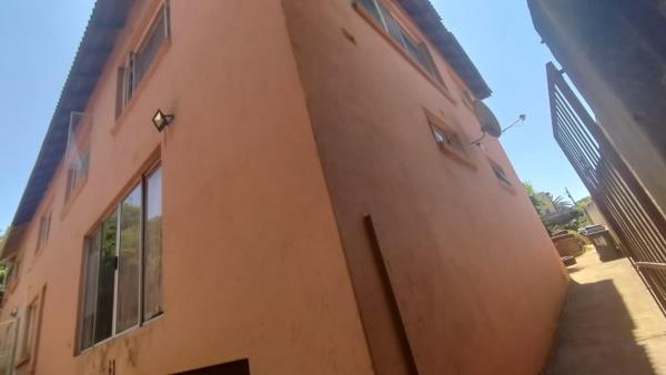 9 Bedroom House