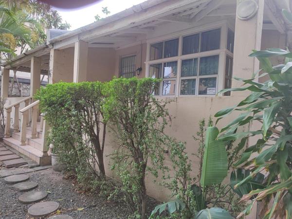 300 m² Office Space