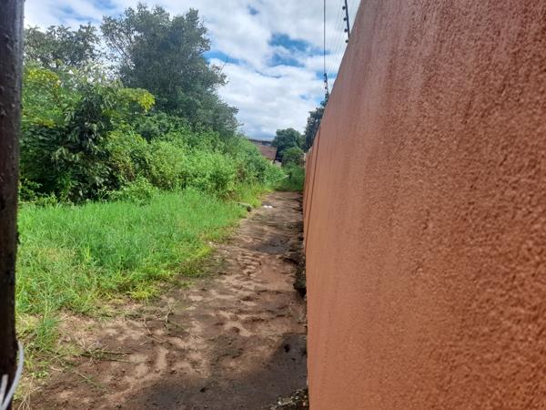 1 113 m² Land