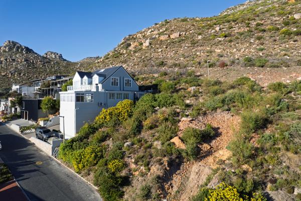 496 m² Land