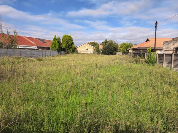 1 070 m² Land