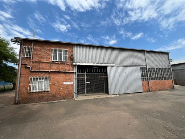 1 100 m² Industrial space