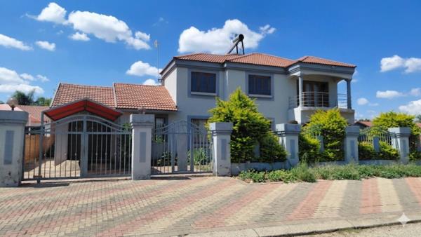 8 Bedroom House