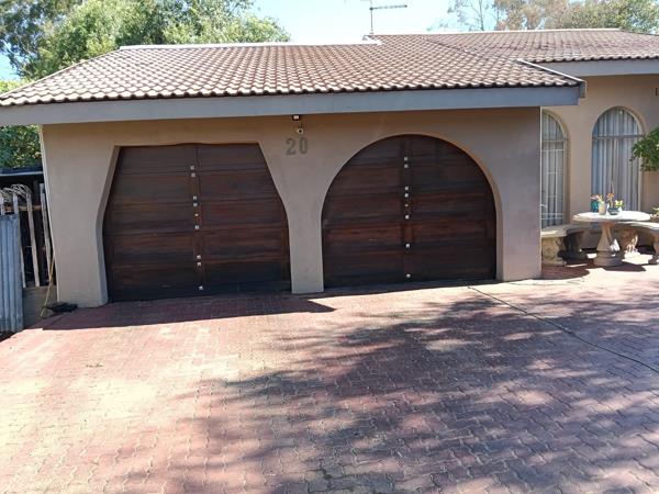 5 Bedroom House