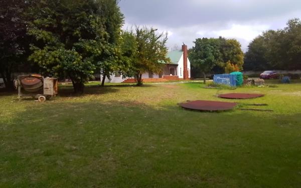 8 565 m² Land