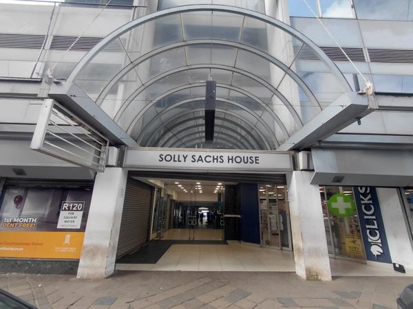 583 m² Retail Space