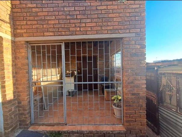 2 Bedroom House