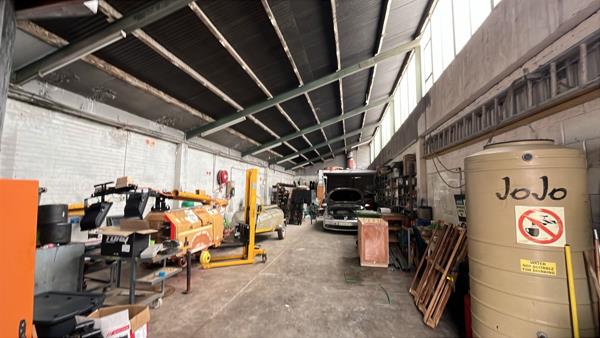215 m² Commercial space