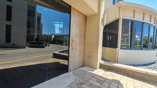 732 m² Commercial space