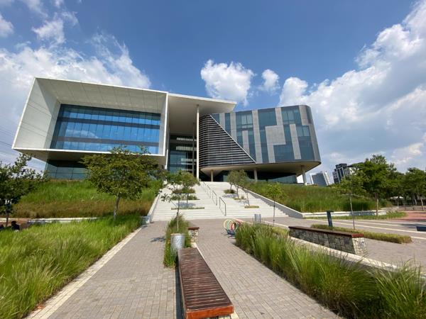 595 m² Office Space