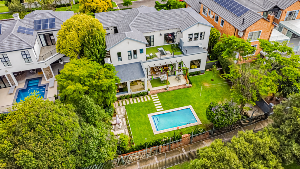 5 Bedroom House