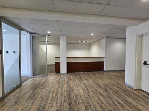 1 206 m² Office Space