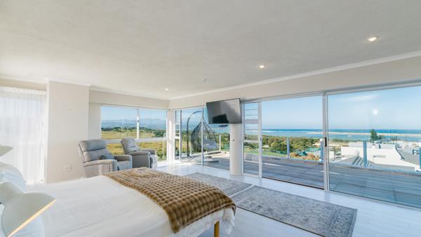 10 Bedroom House