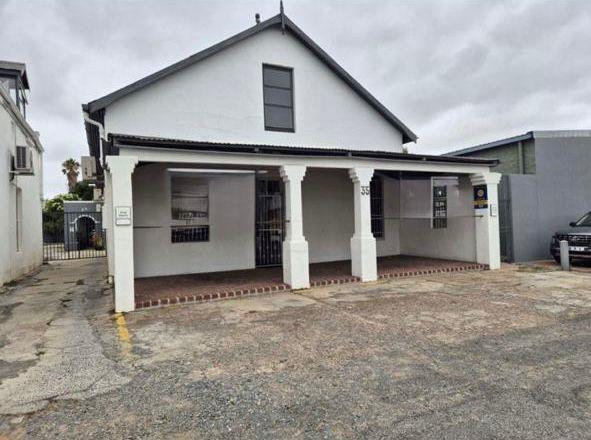 295 m² Commercial space