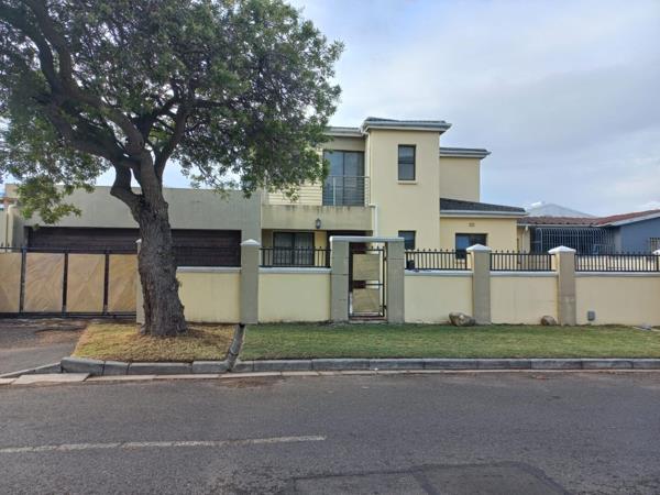 6 Bedroom House