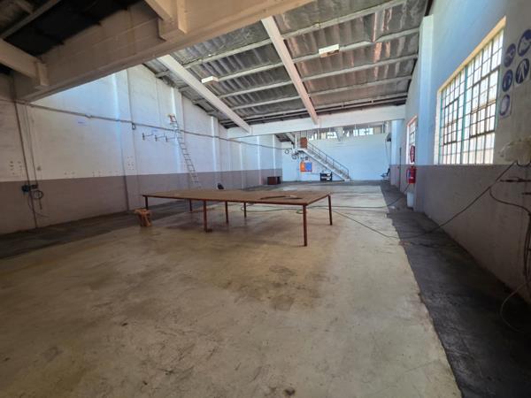 584 m² Industrial space